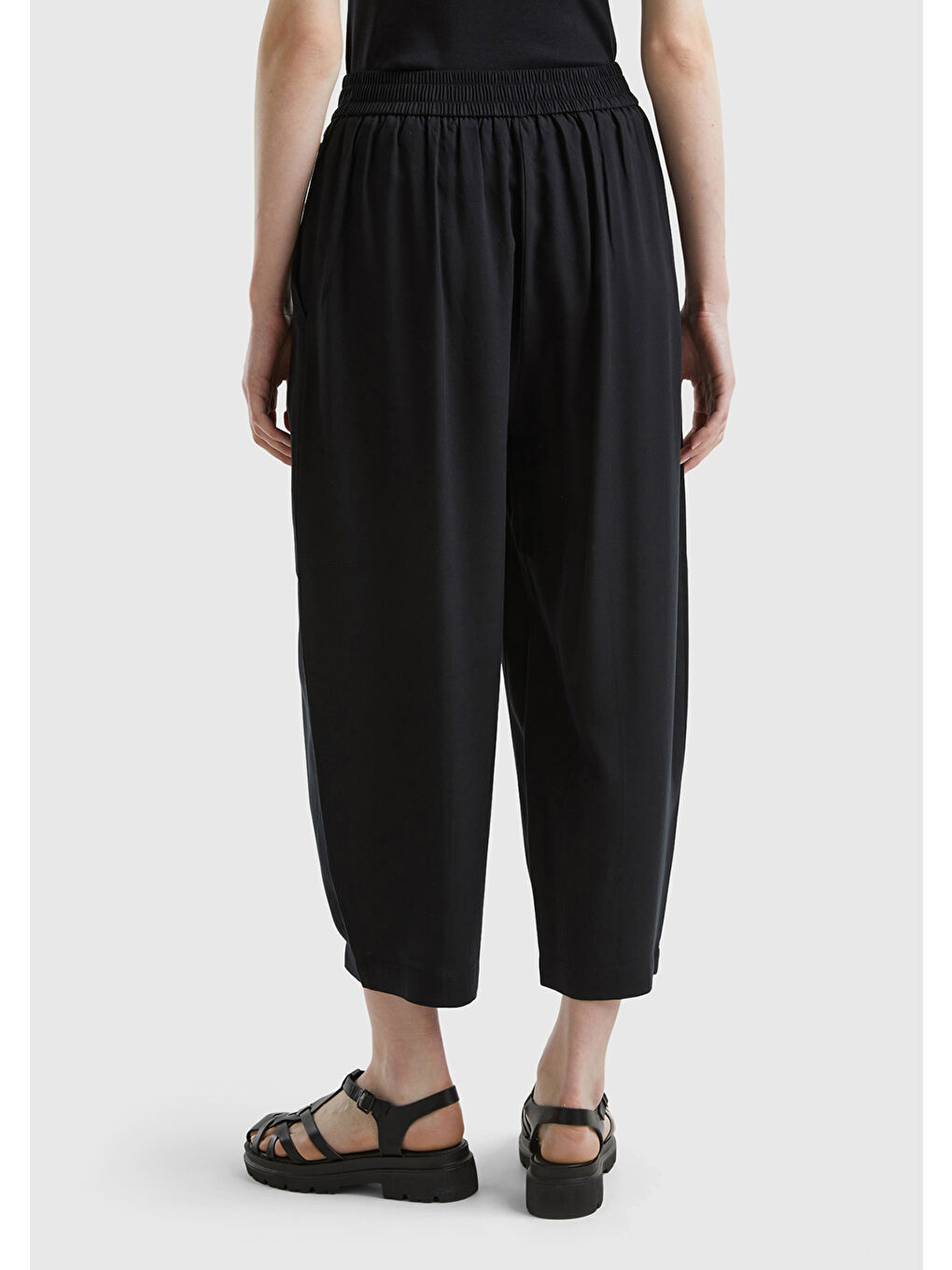 Kadın Siyah %100 Liyosel Bol Kesim Beli Lastikli Pantolon-2