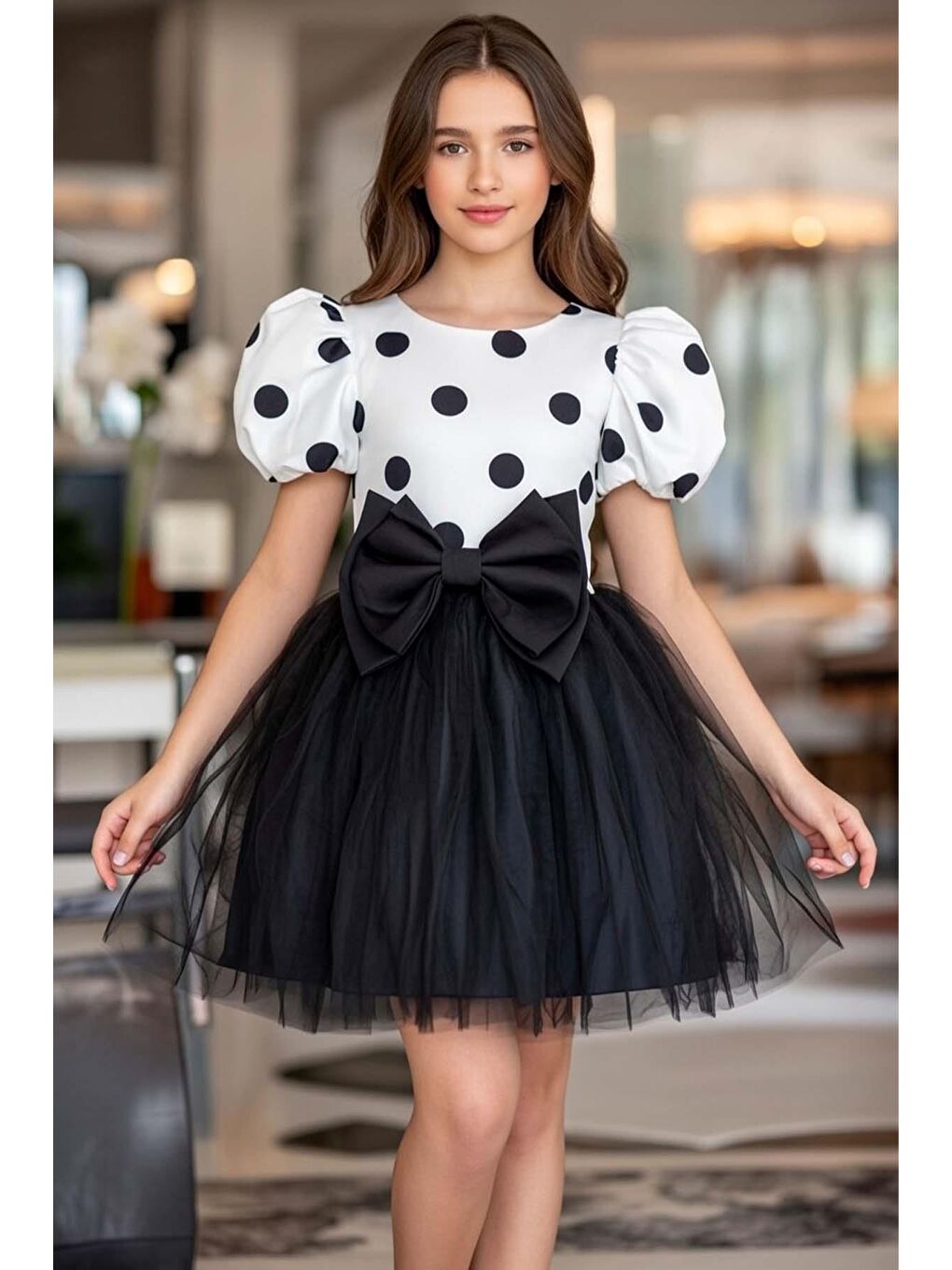 Kız Çocuk Beli Fiyonk ve Üzeri Puantiye Detaylı Balon Kollu Siyah Kabarık Abiye-2