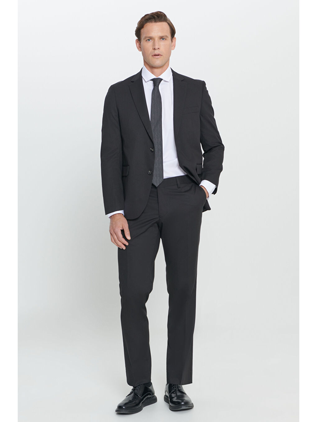 Erkek Siyah Regular Fit Geniş Kesim Mono Yaka Takım Elbise-1