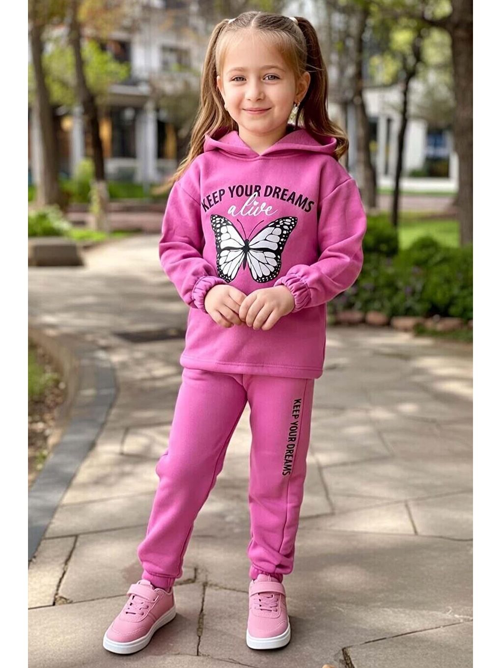 Kız Çocuk Üzeri Kara Kalem Kelebek Baskı ve Yazı Detaylı Sweat Paçası Lastikli Mor Eşofman Takım