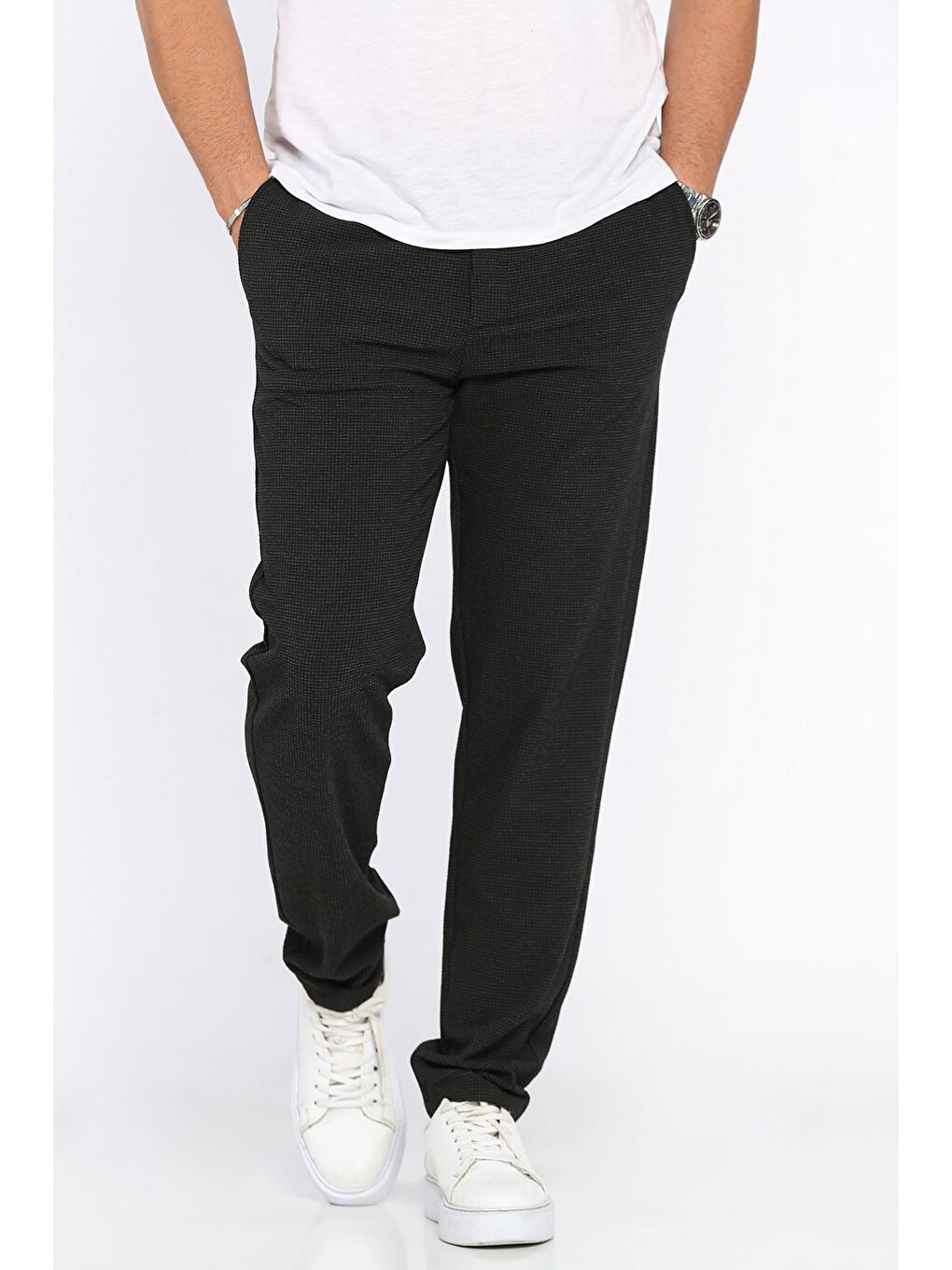 Siyah Bel Lastikli Kendinden Desenli Jogger Pantolon