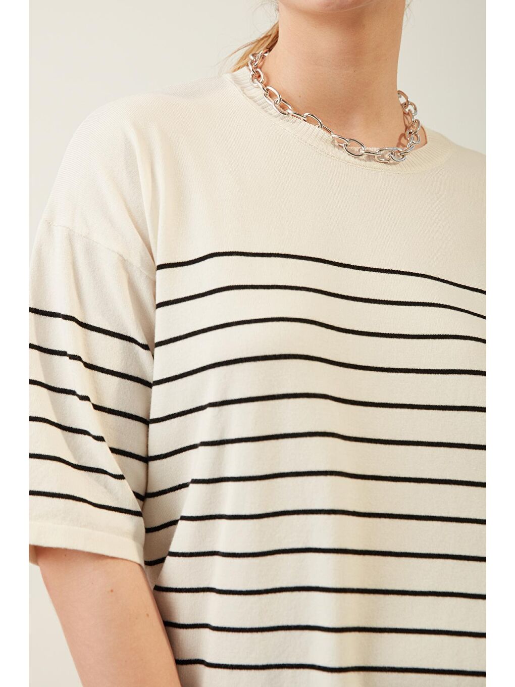Ekru Bisiklet Yaka Kadın Çizgili Triko Bluz-1