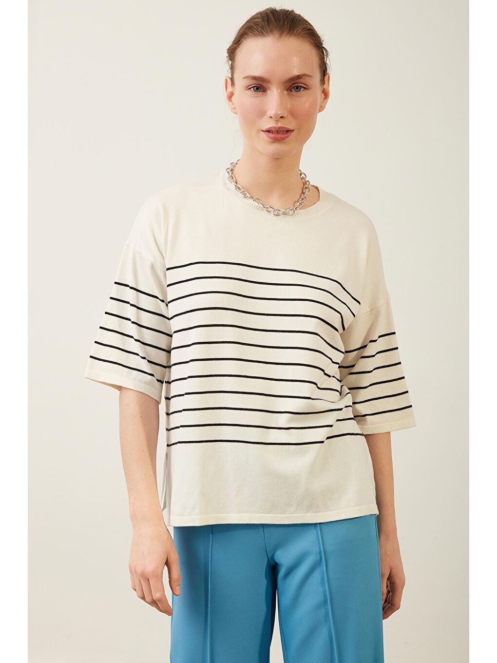 Ekru Bisiklet Yaka Kadın Çizgili Triko Bluz-3