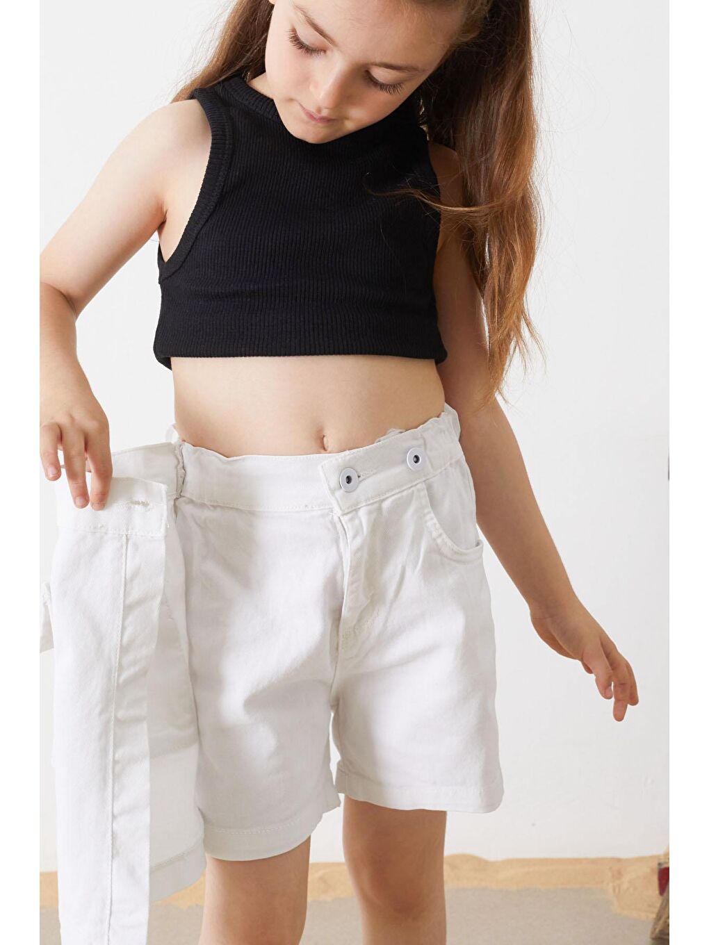Beyaz Düğmeli Cepli Kız Çocuk Jean Şort Etek 18888-3
