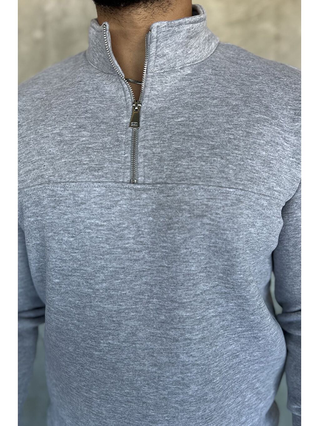 Gri Erkek Dik Yaka Yarım Fermuarlı Üç İplik Şardonlu Sweatshirt-2