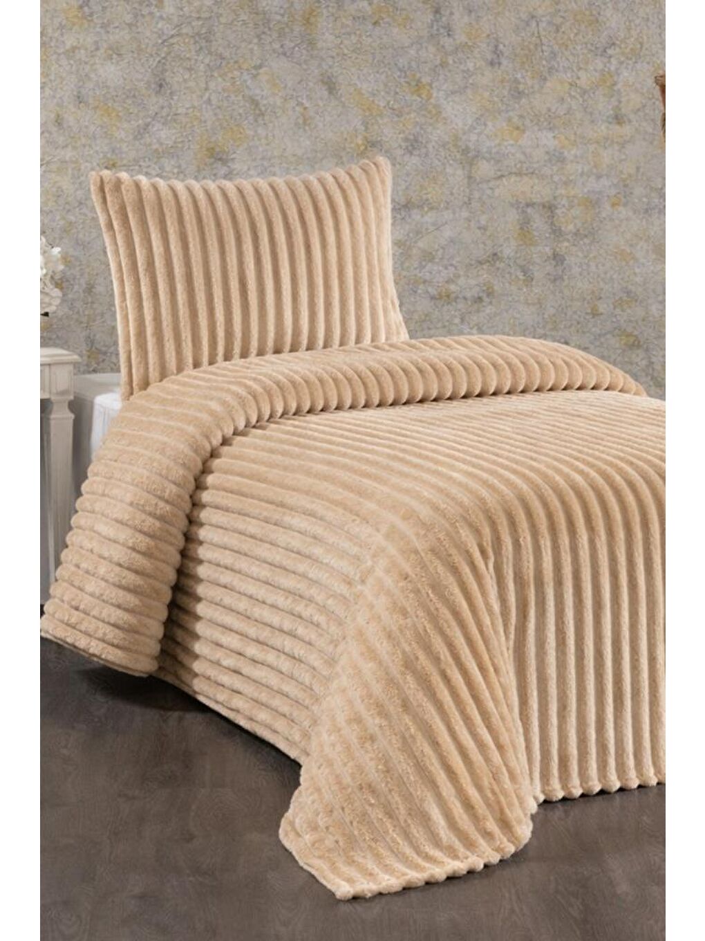 Kahverengi Granada Pelüş Tek Kişilik Yatak Örtüsü Cappucino