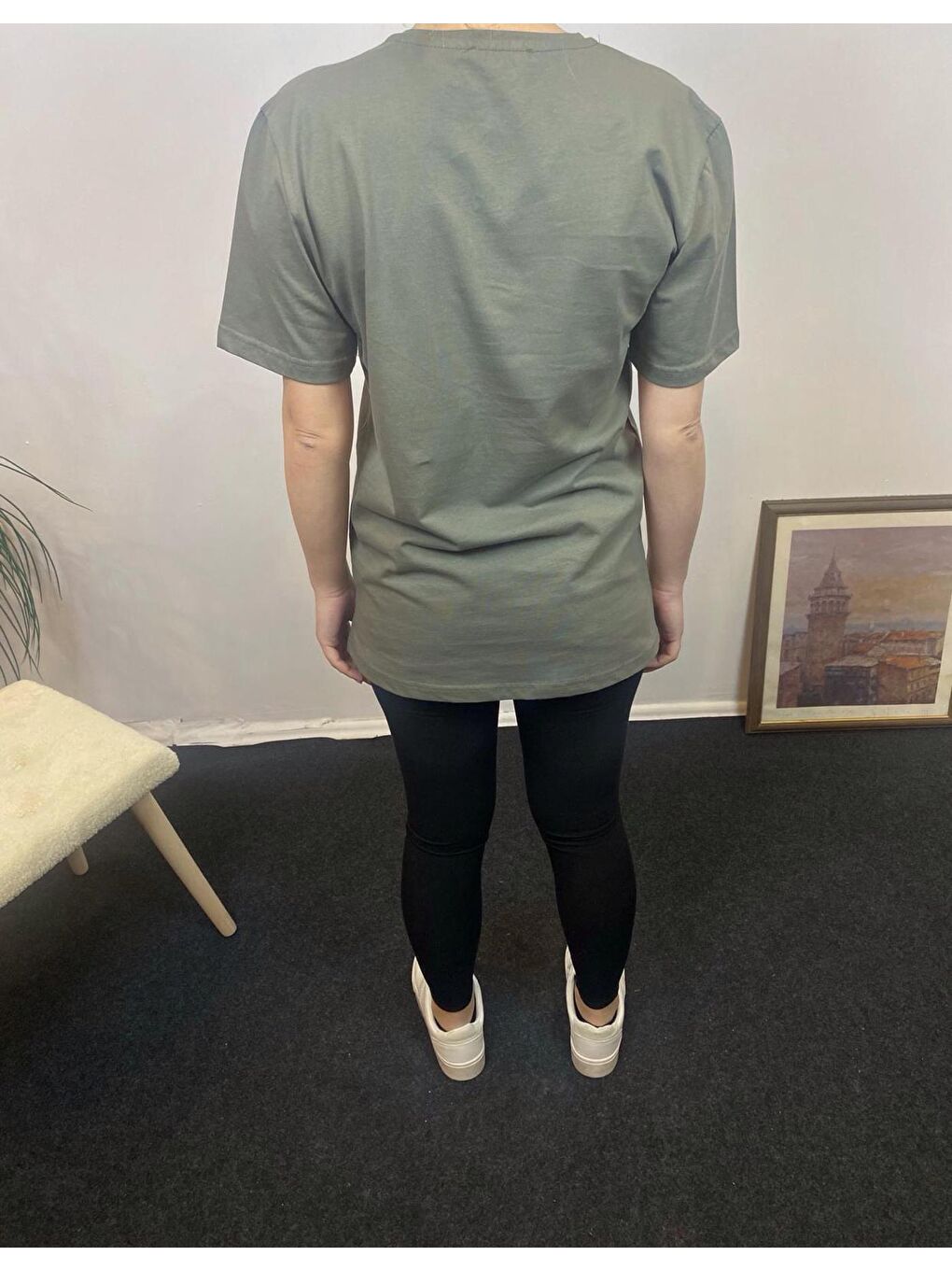 Haki Kadın V Yaka Brooklyn Baskılı Kısa Kollu Tişort SPR24tsk265-1