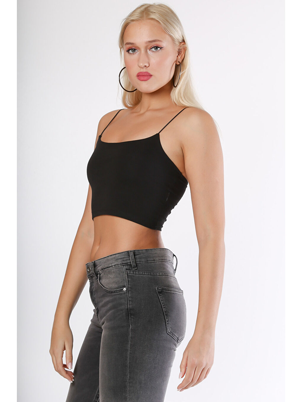 Siyah Askılı Örme Crop-2