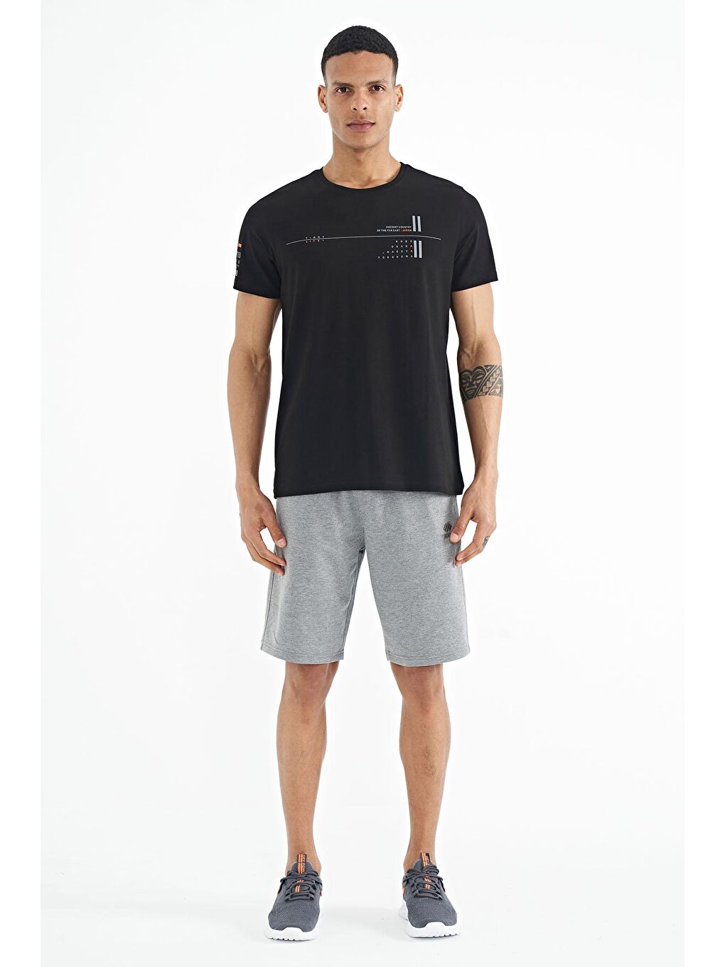 Siyah Ön Ve Kol Baskı Detaylı Standart Form O Yaka Erkek Tişört - 88213-1