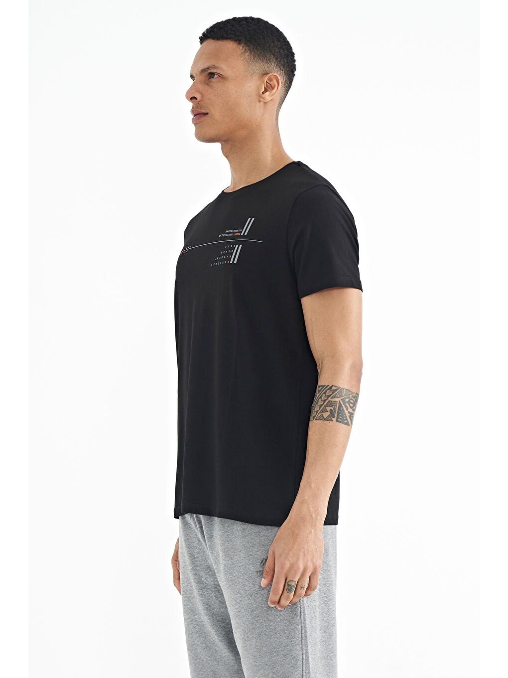 Siyah Ön Ve Kol Baskı Detaylı Standart Form O Yaka Erkek Tişört - 88213-3