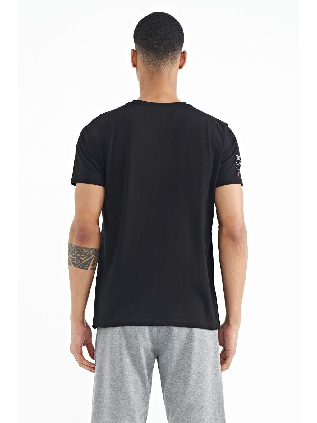 Siyah Ön Ve Kol Baskı Detaylı Standart Form O Yaka Erkek Tişört - 88213-4