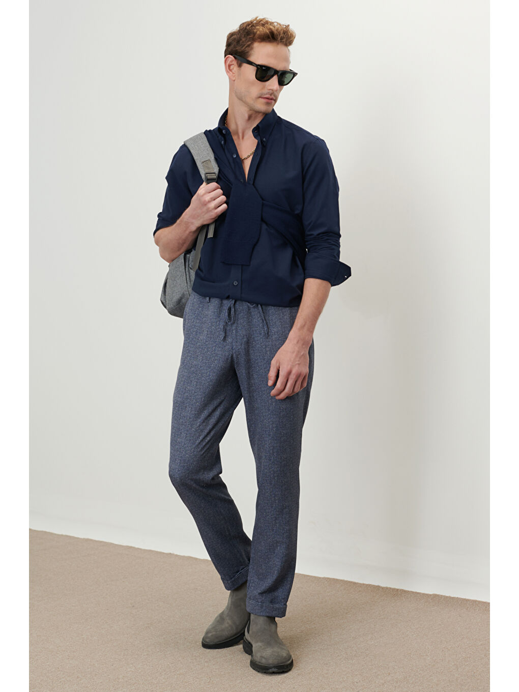 Erkek Koyu Lacivert Slim Fit Dar Kesim Düğmeli Yaka Pamuklu Oxford Gömlek-1