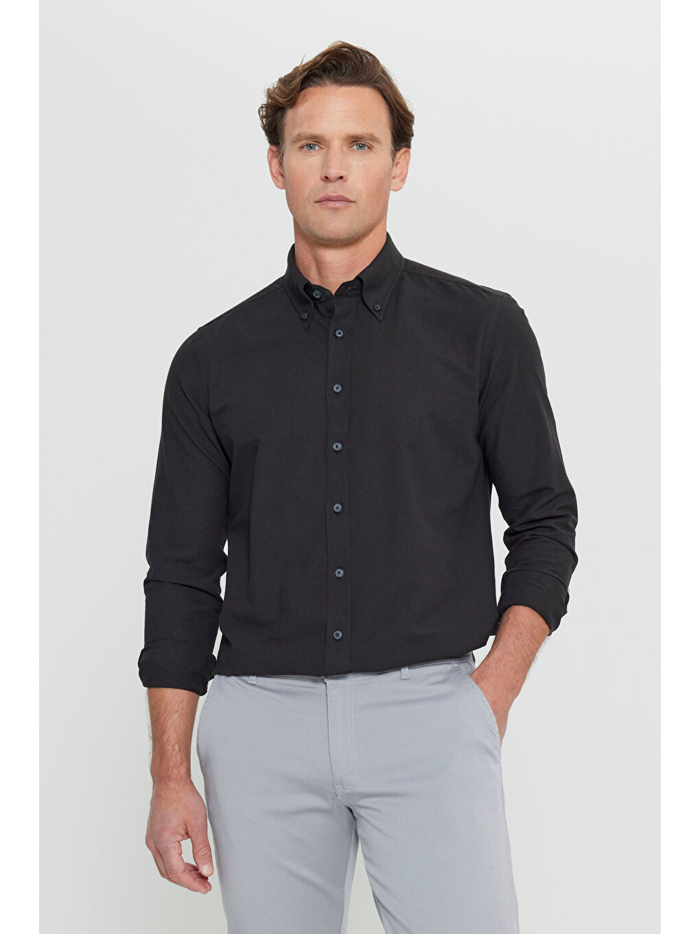 Erkek Siyah Slim Fit Dar Kesim Düğmeli Yaka Pamuklu Oxford Gömlek