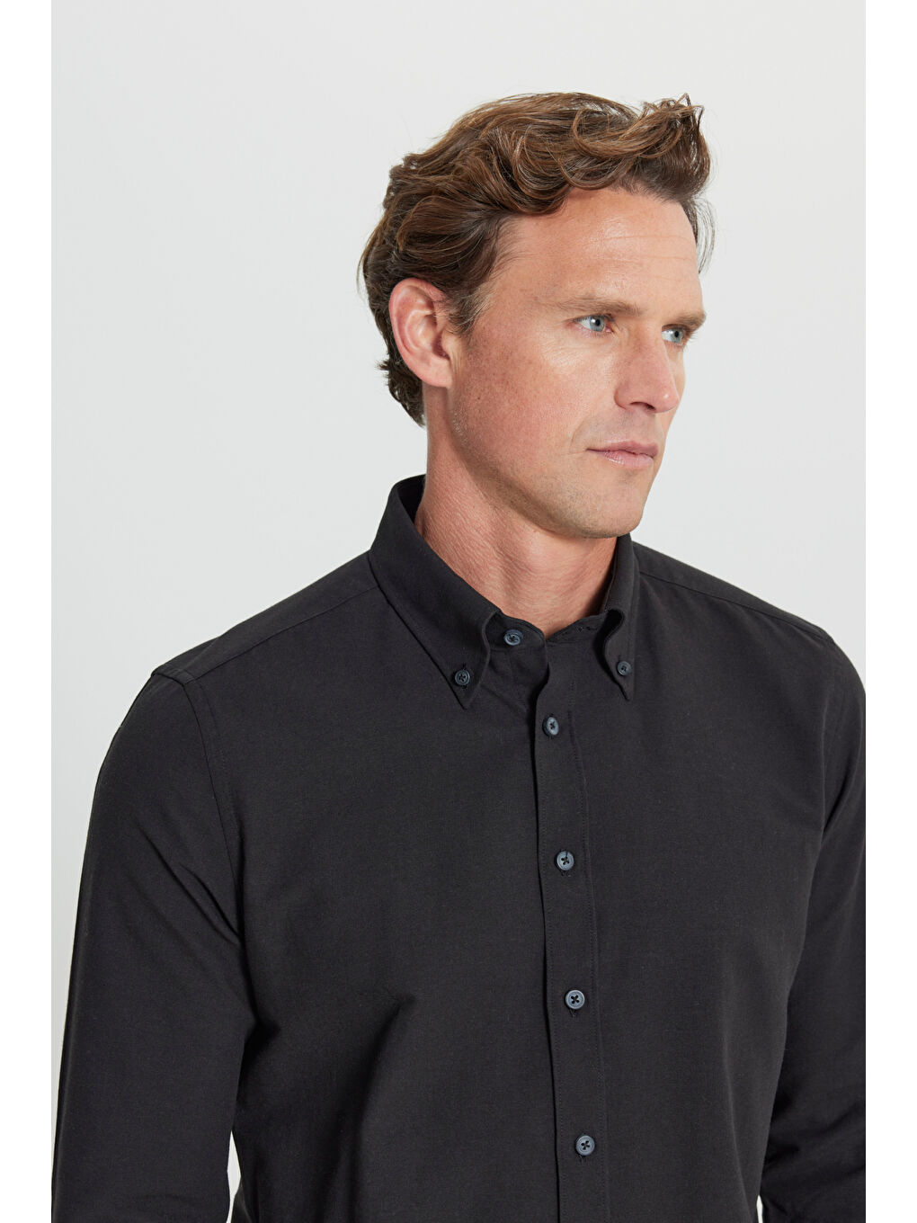 Erkek Siyah Slim Fit Dar Kesim Düğmeli Yaka Pamuklu Oxford Gömlek-6