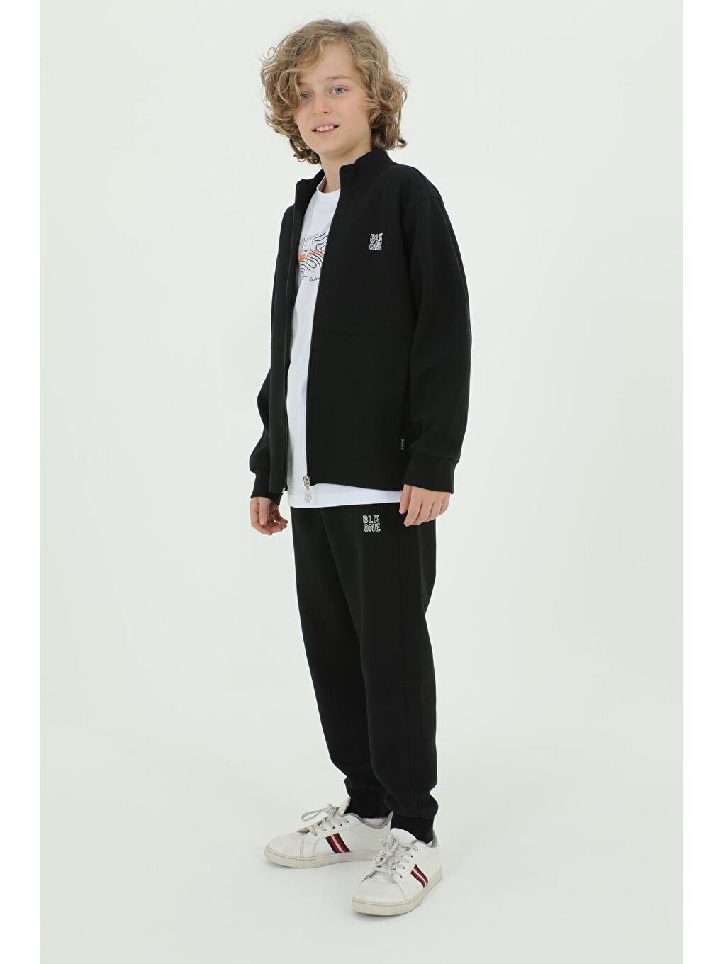 Siyah Erkek Çocuk Dik Yaka Baskı Detaylı Çift Cepli Hırkalı Üç Parça Eşofman Takımı-1