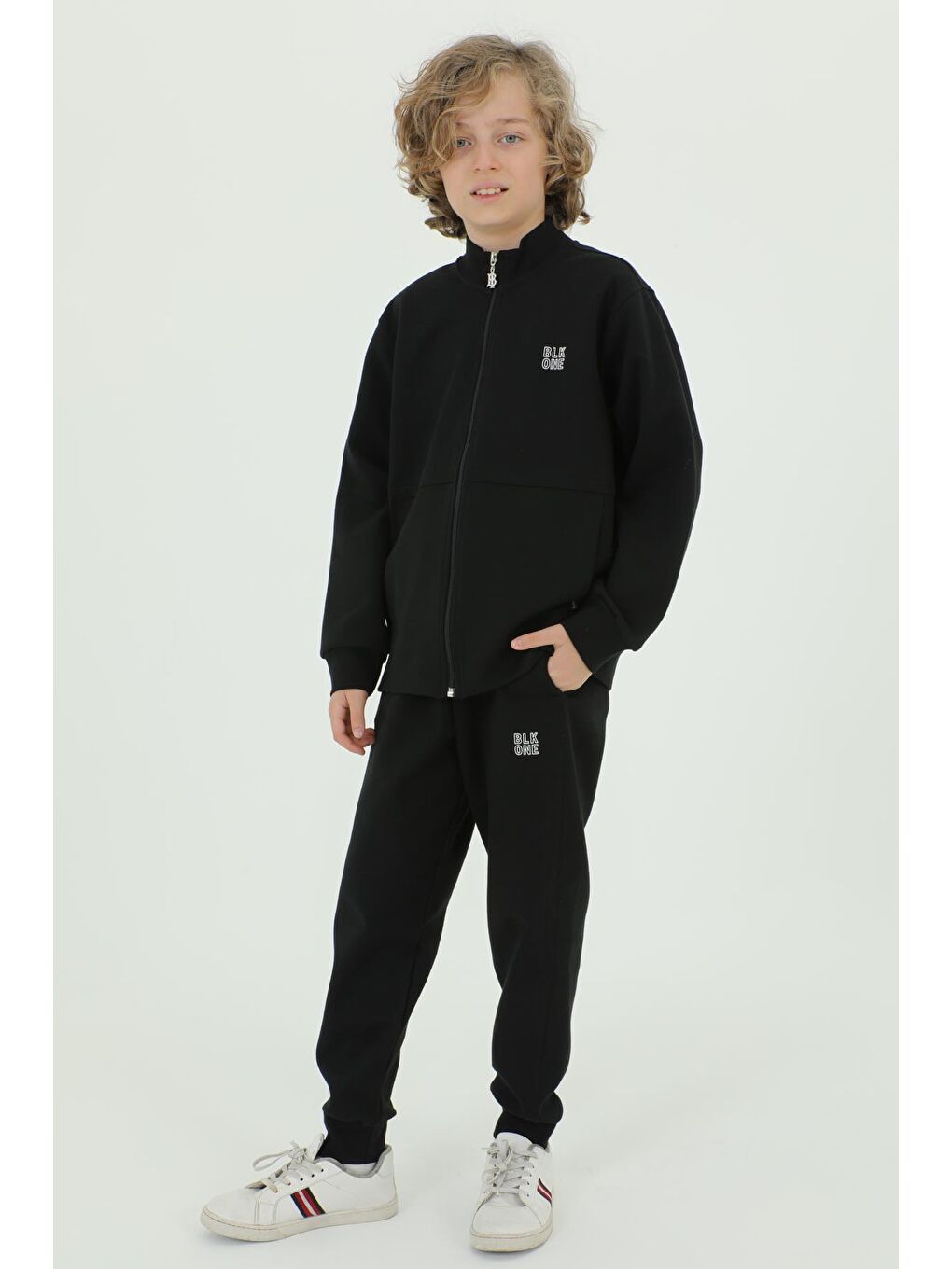 Siyah Erkek Çocuk Dik Yaka Baskı Detaylı Çift Cepli Hırkalı Üç Parça Eşofman Takımı-3