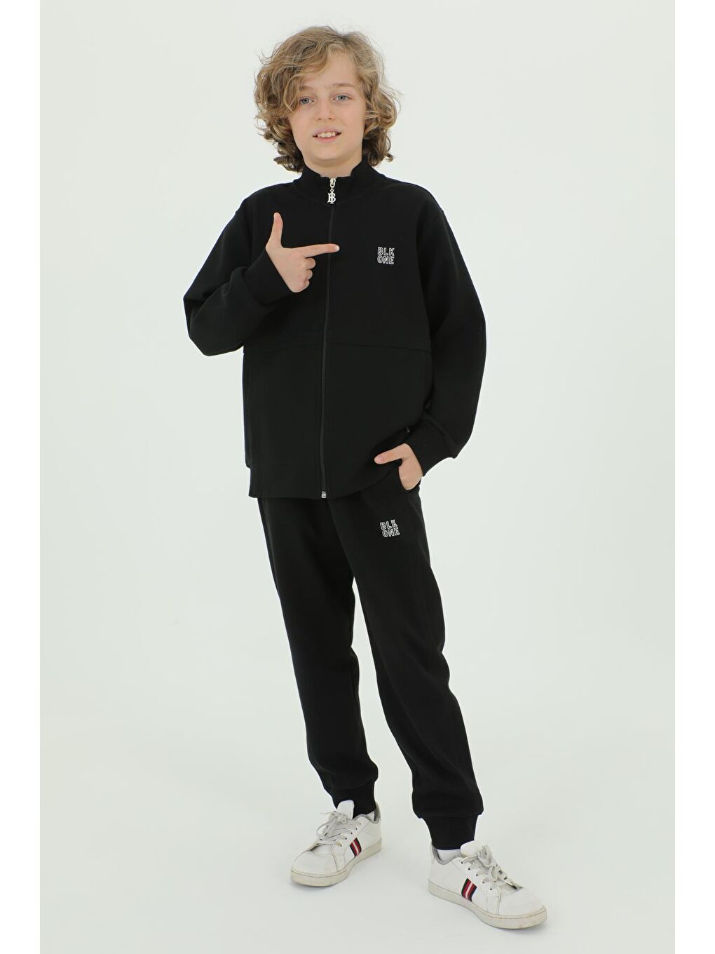 Siyah Erkek Çocuk Dik Yaka Baskı Detaylı Çift Cepli Hırkalı Üç Parça Eşofman Takımı-4