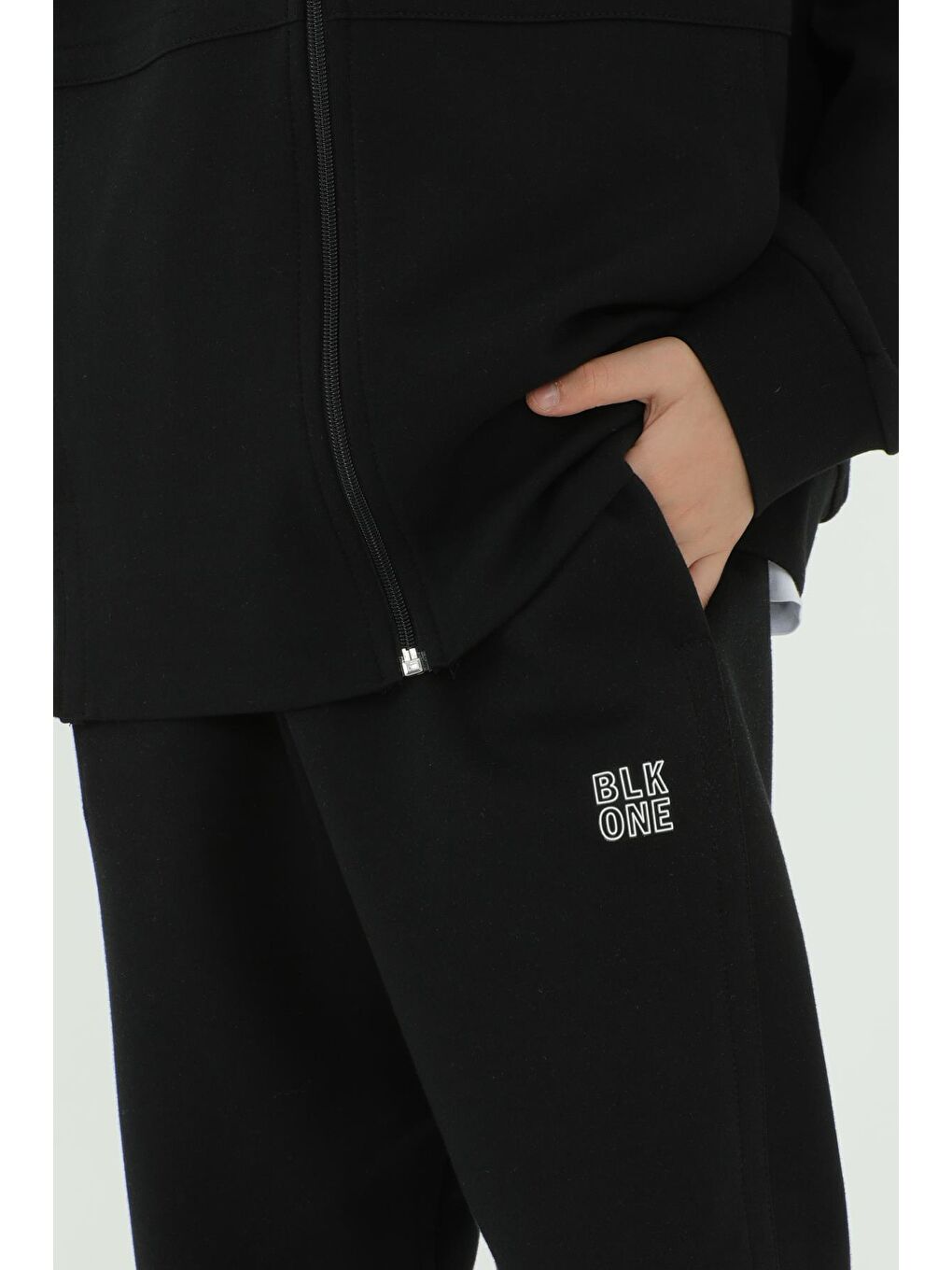 Siyah Erkek Çocuk Dik Yaka Baskı Detaylı Çift Cepli Hırkalı Üç Parça Eşofman Takımı-5