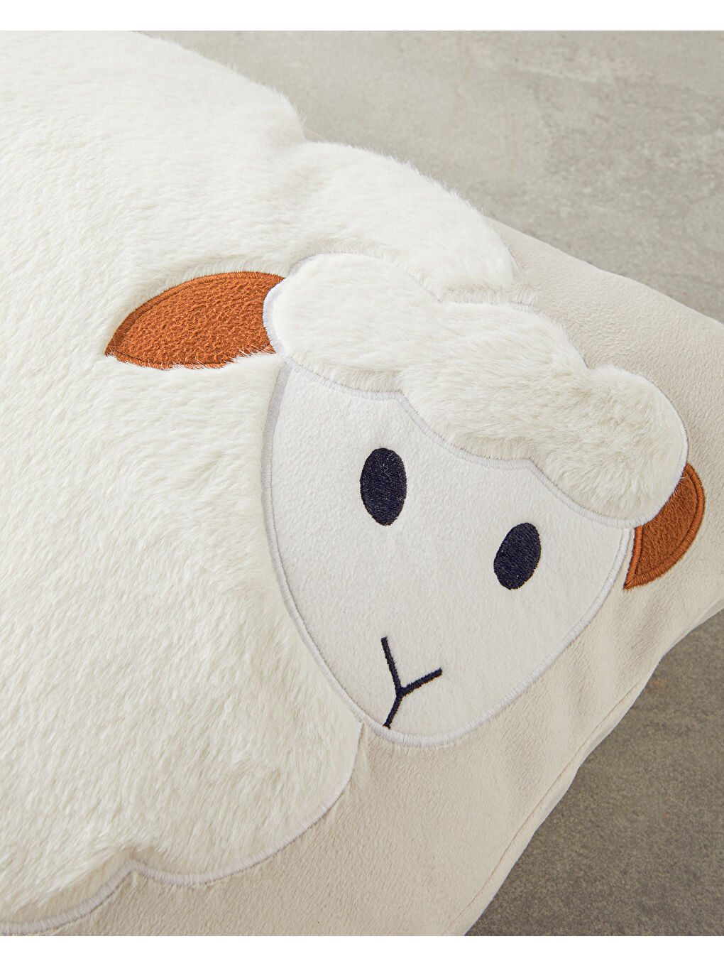 Lam Bebe Dekoratif Kırlent 45x45 cm Ekru-1