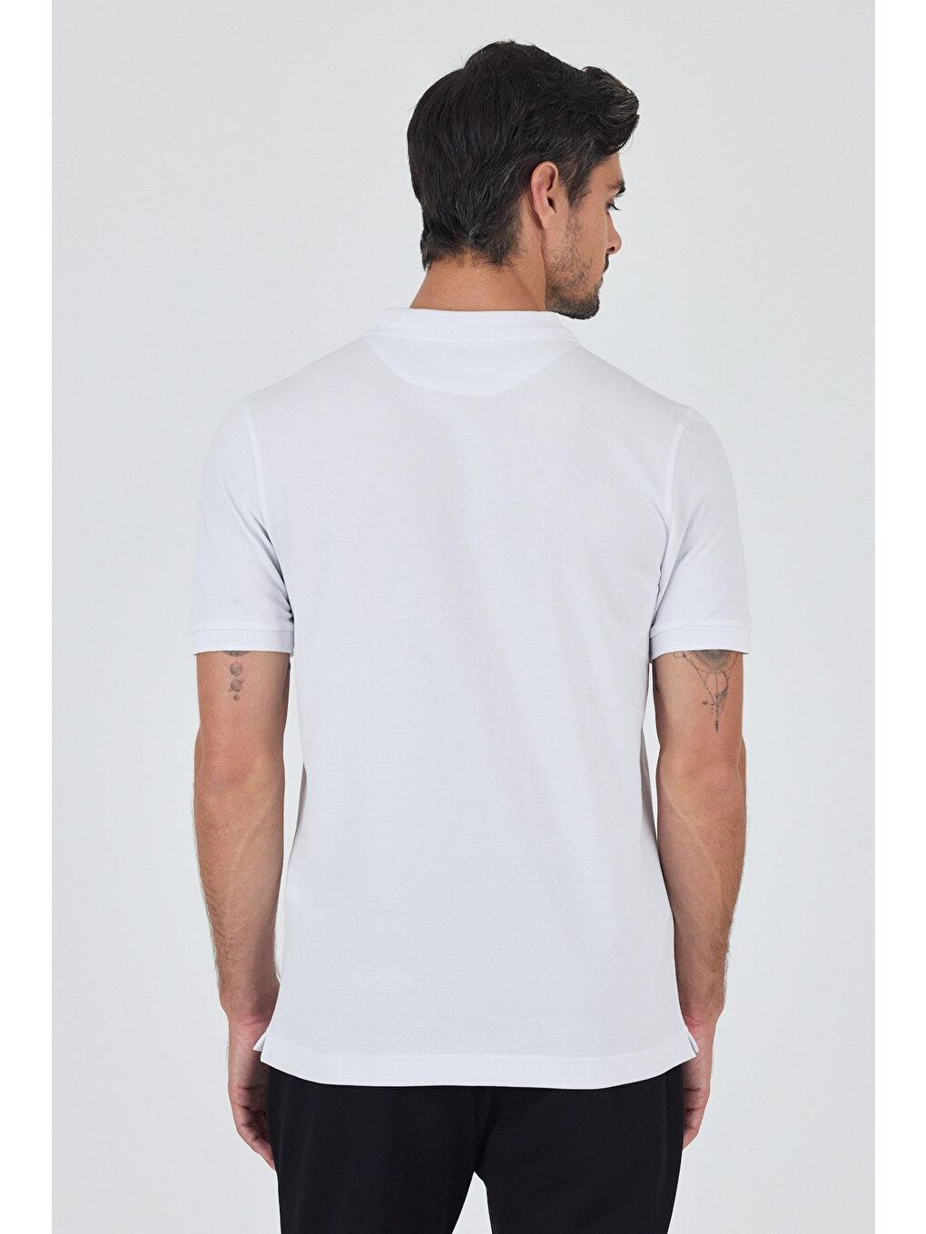 Beyaz Polo Yaka Kısa Kol Cepsiz Slim Fit Classic Pamuklu Tişört 1011250177-4