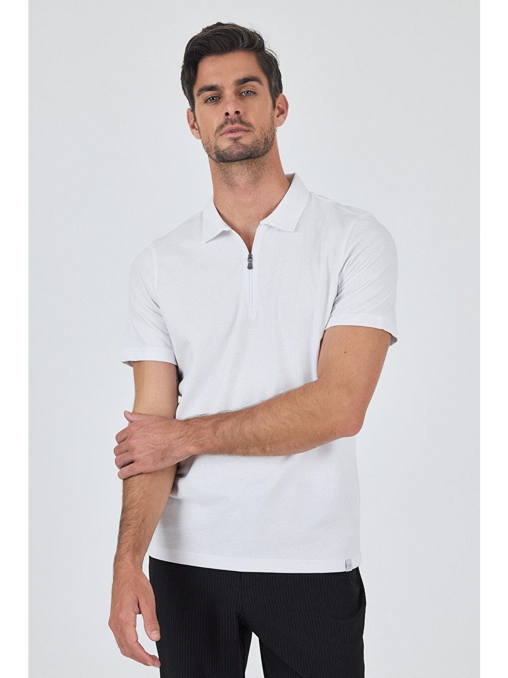 Beyaz Kısa Kol Düz Suprem Polo Yaka Cepsiz Pamuklu Casual Slim Fit Tişört 1011250164_600