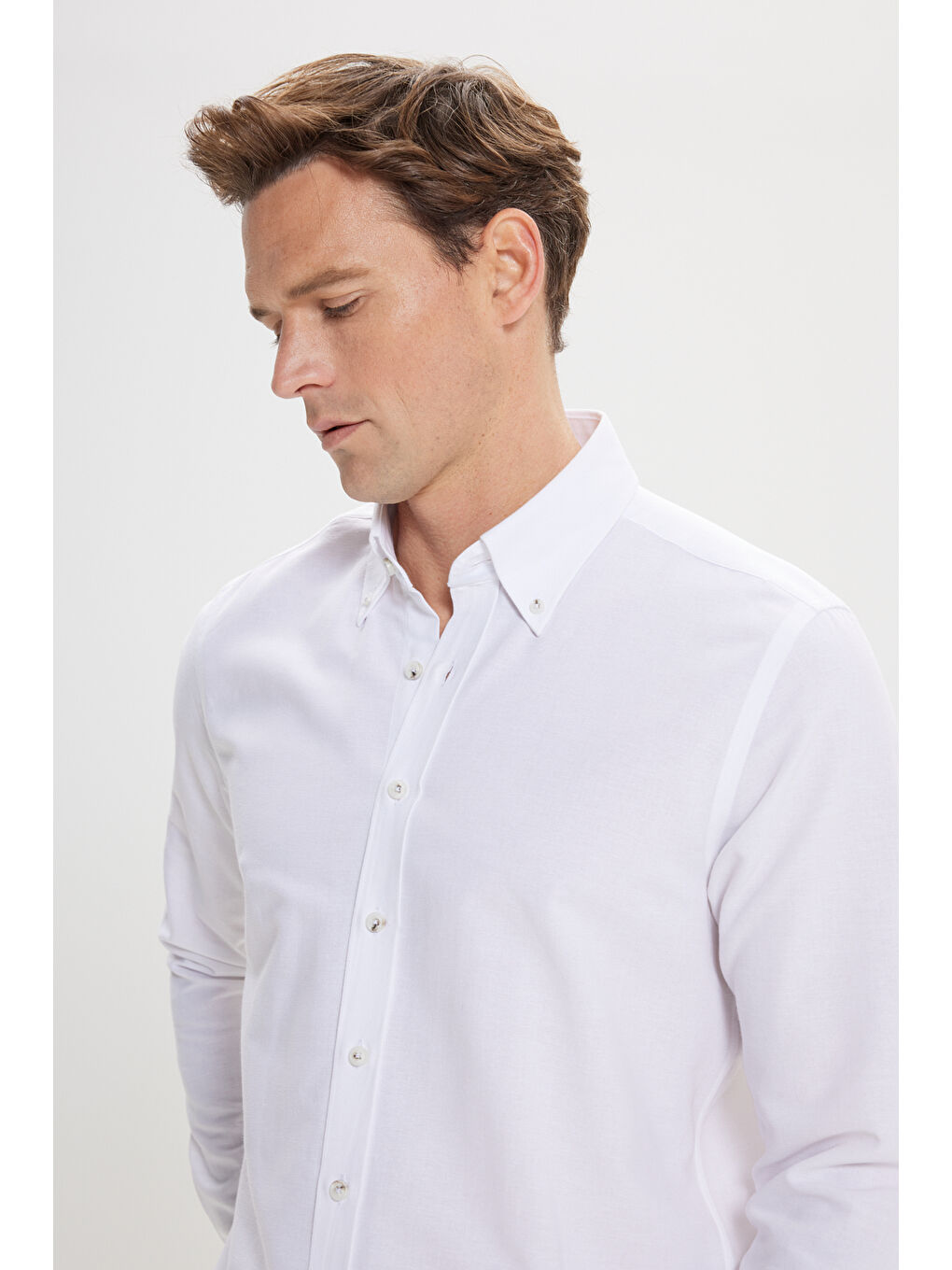 Erkek Beyaz Slim Fit Dar Kesim Düğmeli Yaka Pamuklu Oxford Gömlek-2