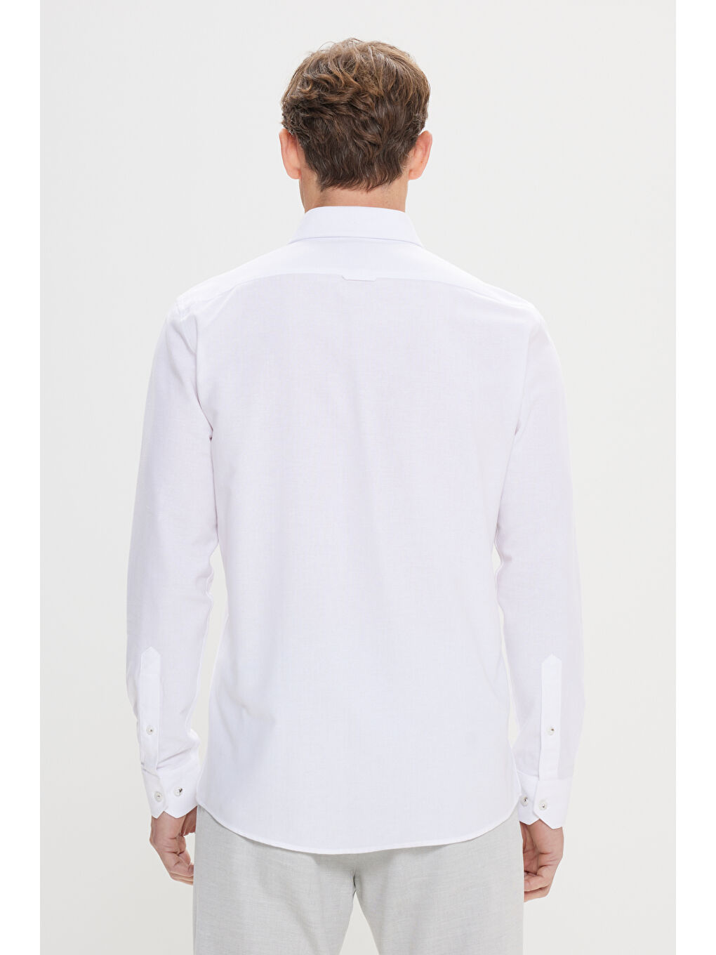 Erkek Beyaz Slim Fit Dar Kesim Düğmeli Yaka Pamuklu Oxford Gömlek-4