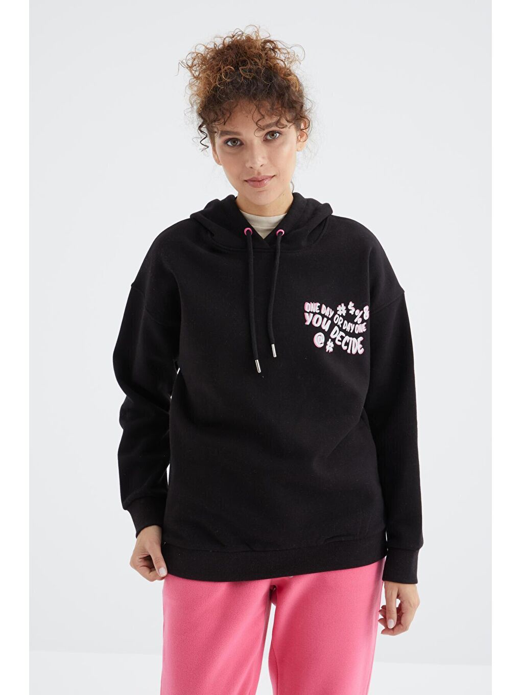 TOMMYLIFE Siyah Kapüşonlu Sırt Baskı Detaylı Oversize Kadın Sweatshirt - 97249 - 4