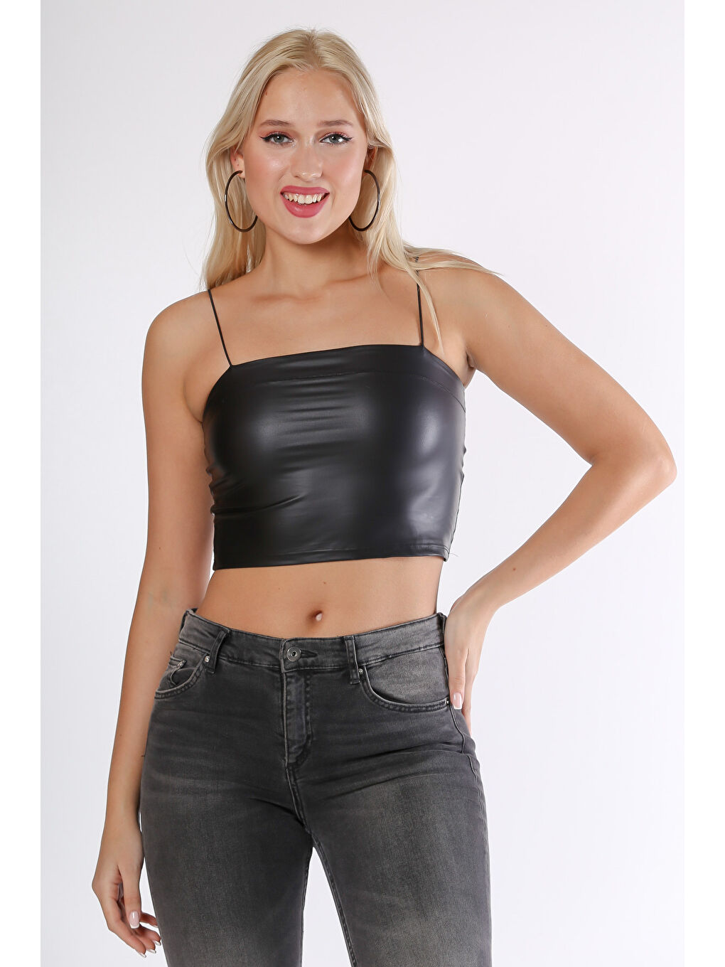Siyah İnce Askılı Suni Deri Crop-2