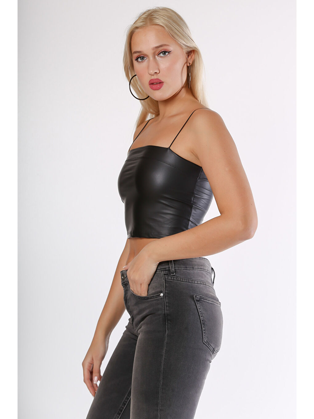 Siyah İnce Askılı Suni Deri Crop-5