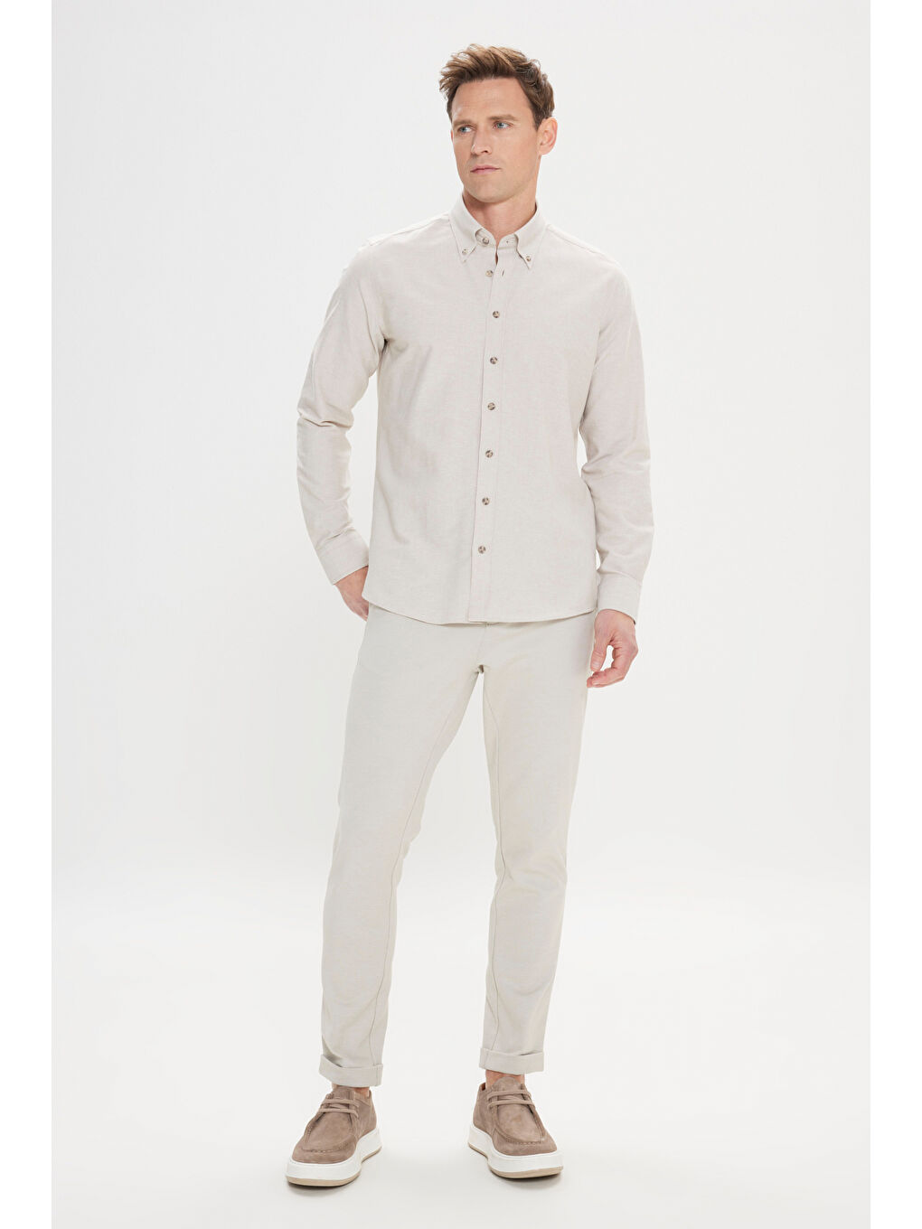 Erkek Bej Slim Fit Dar Kesim Düğmeli Yaka Pamuklu Oxford Gömlek-1