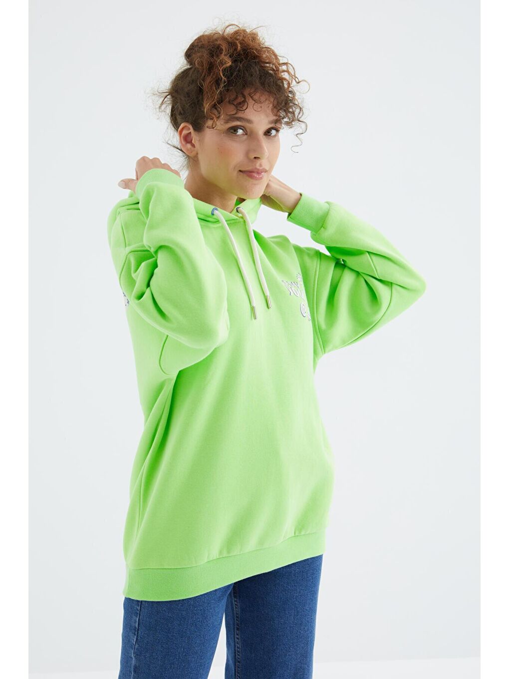 Fıstık Yeşil Kapüşonlu Sırt Baskı Detaylı Oversize Kadın Sweatshirt - 97249-4