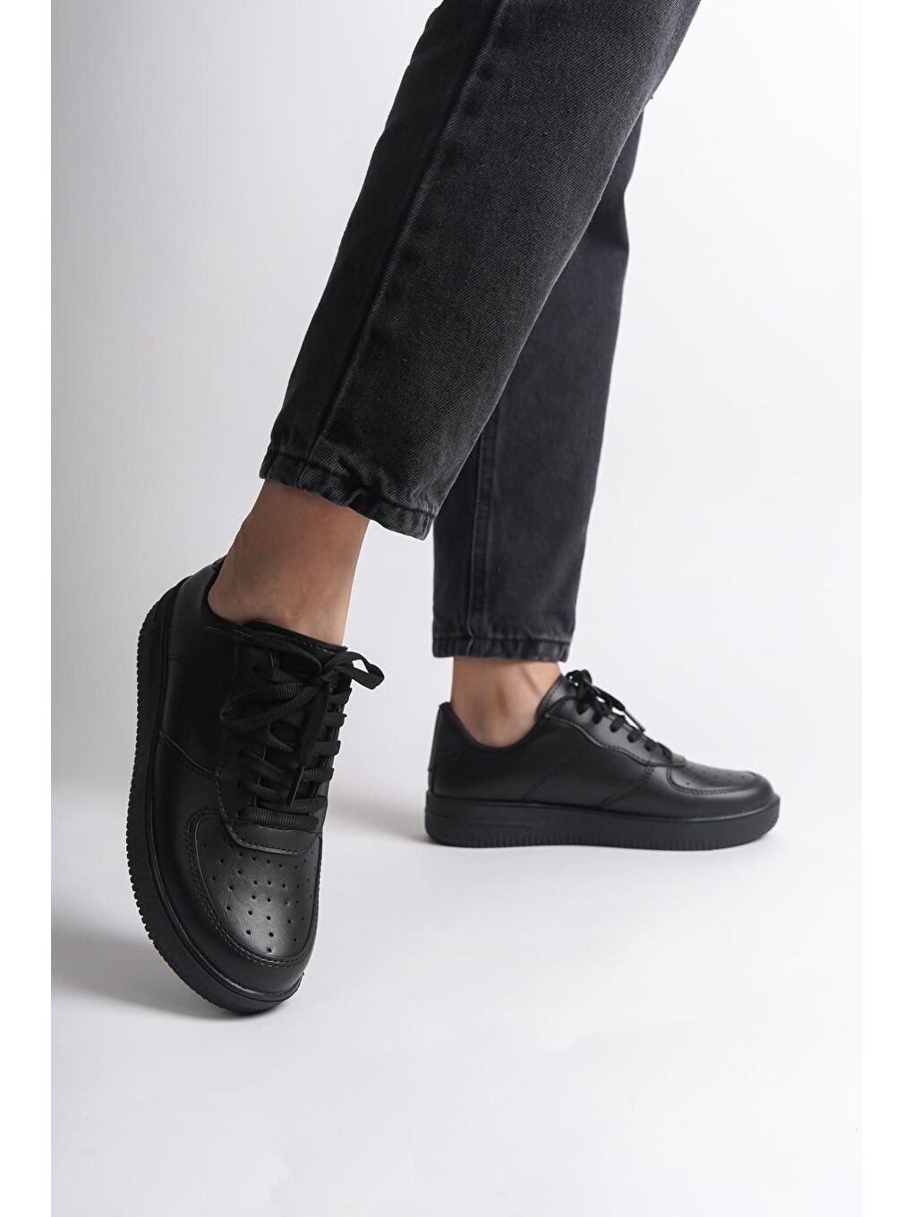 Siyah Klasik Düz Kadın Sneaker-4