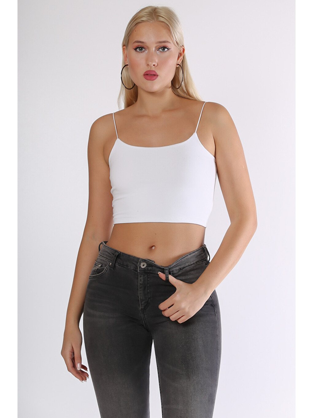 Beyaz Askılı Örme Crop
