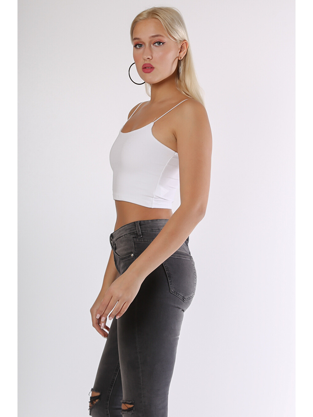 Beyaz Askılı Örme Crop-4