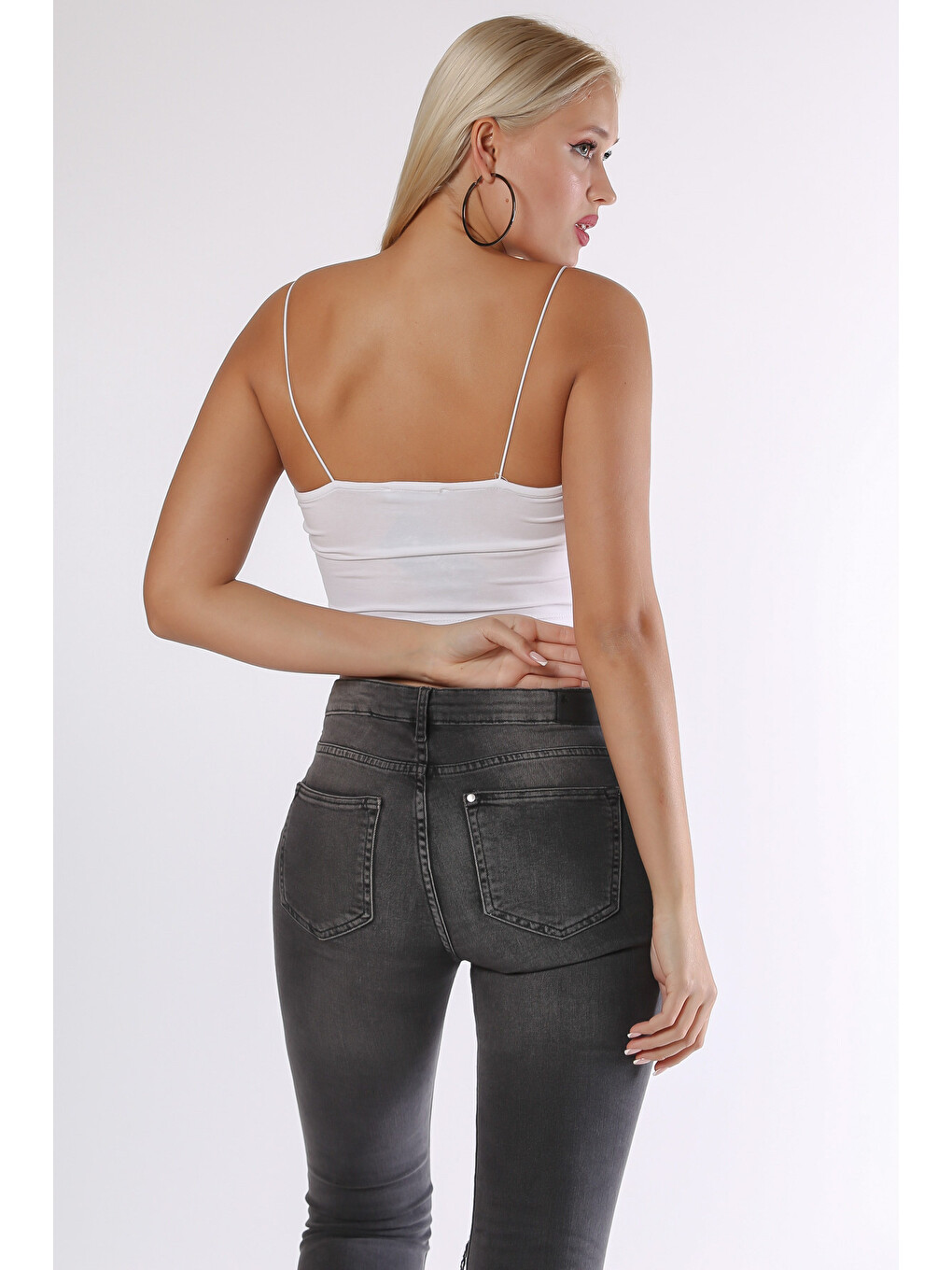 Beyaz Askılı Örme Crop-5