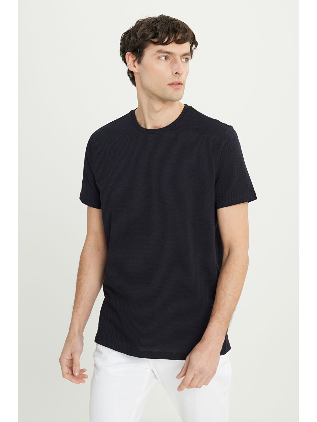 Erkek Siyah Pamuklu Slim Fit Dar Kesim Bisiklet Yaka Esnek Tişört