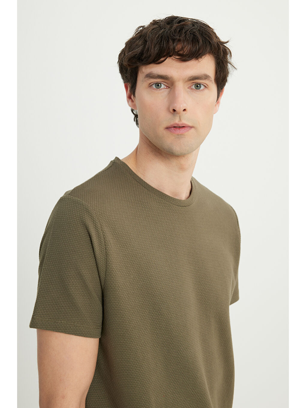 Erkek Haki Pamuklu Slim Fit Dar Kesim Bisiklet Yaka Esnek Tişört-3