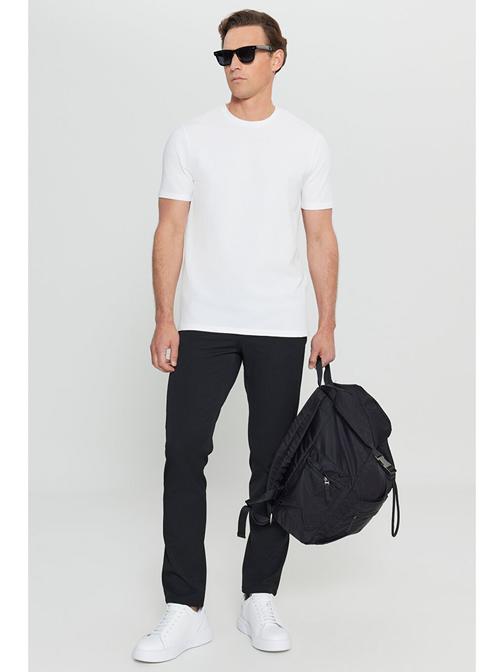 Erkek Beyaz Pamuklu Slim Fit Dar Kesim Bisiklet Yaka Esnek Tişört-1