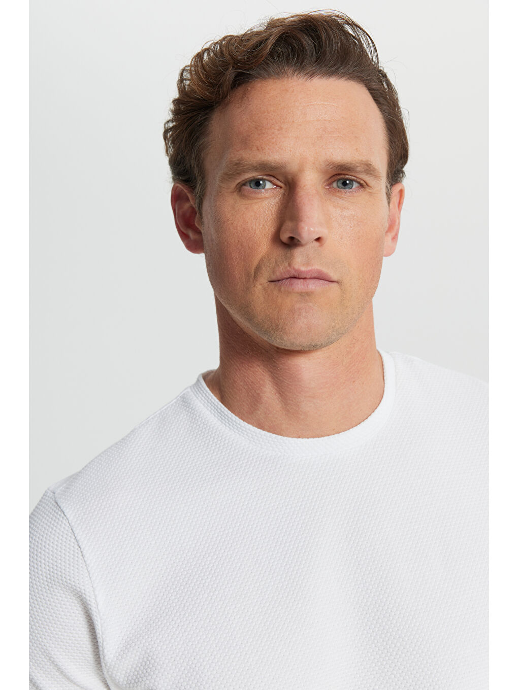 Erkek Beyaz Pamuklu Slim Fit Dar Kesim Bisiklet Yaka Esnek Tişört-3