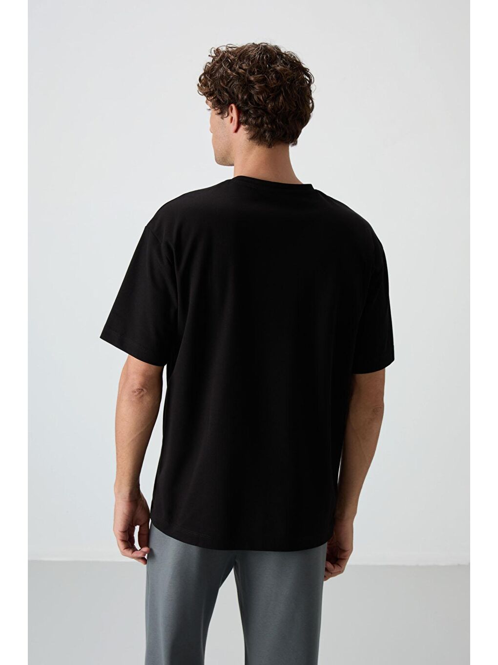 AIR JONES Siyah Pamuklu Kalın Yüzeyi Dokulu Oversize Fit  Baskılı Erkek T-Shirt - 88368 - 4