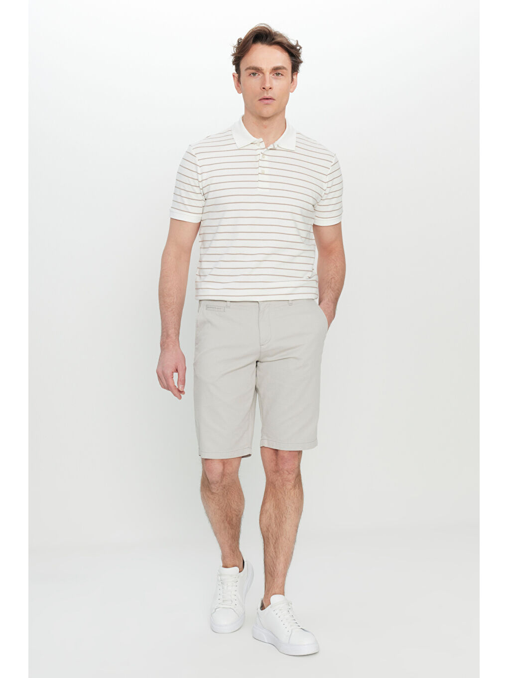 Bej Erkek Taş Slim Fit Dar Kesim Yan Cepli Gofre Desenli Şort-1