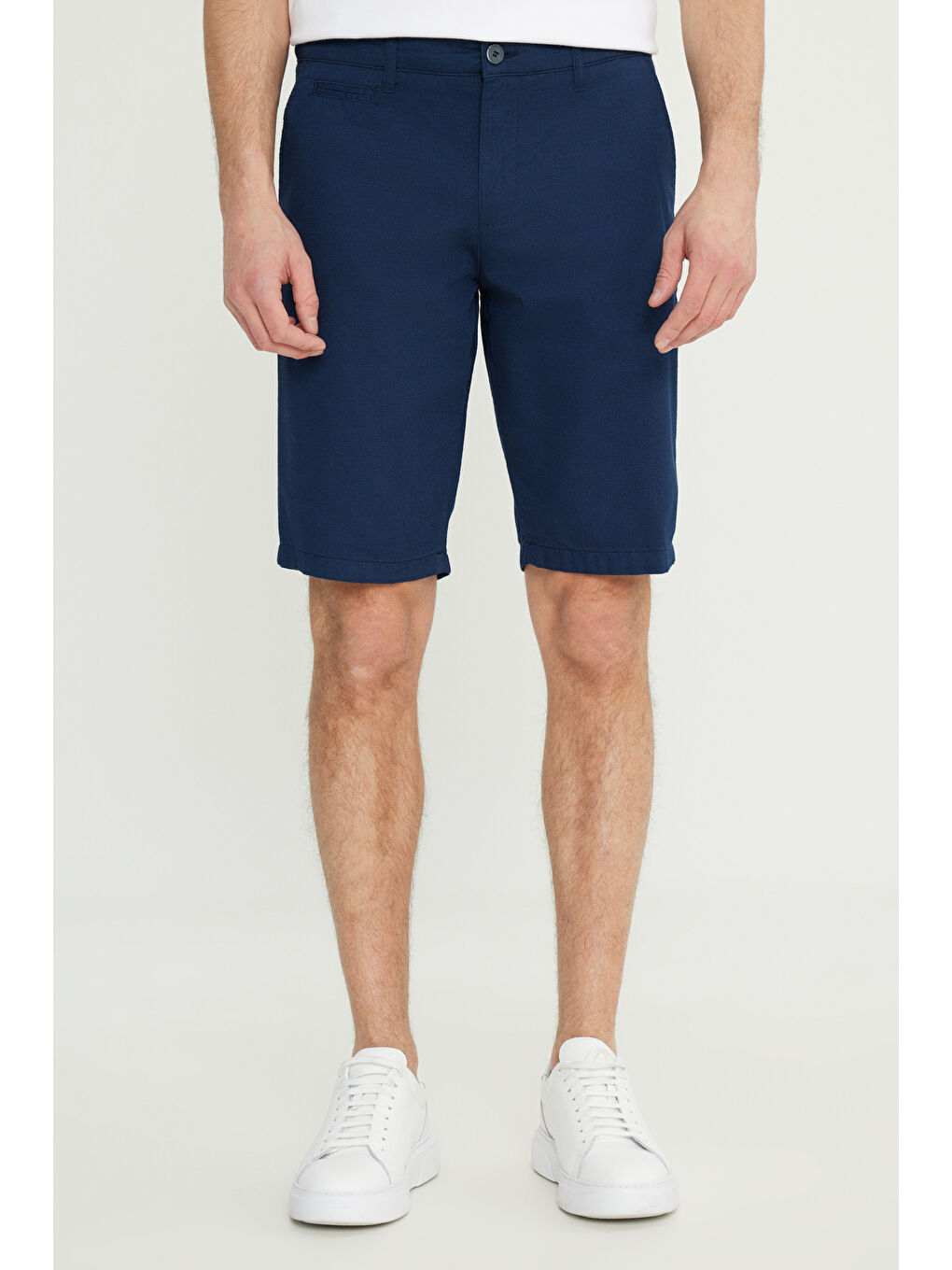 Erkek Lacivert Slim Fit Dar Kesim Yan Cepli Gofre Desenli Şort