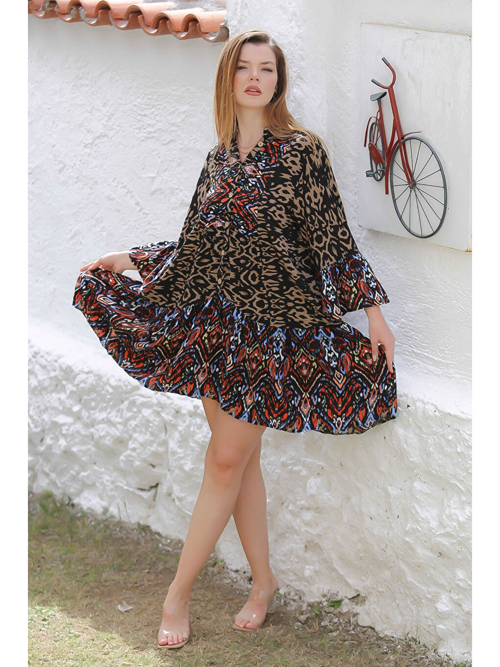 Kahverengi Hakim Yaka 3/4 Kol Düğmeli Kol Ve Etek Ucu Fırfırlı Allover Baskılı Dokuma Casual Elbise