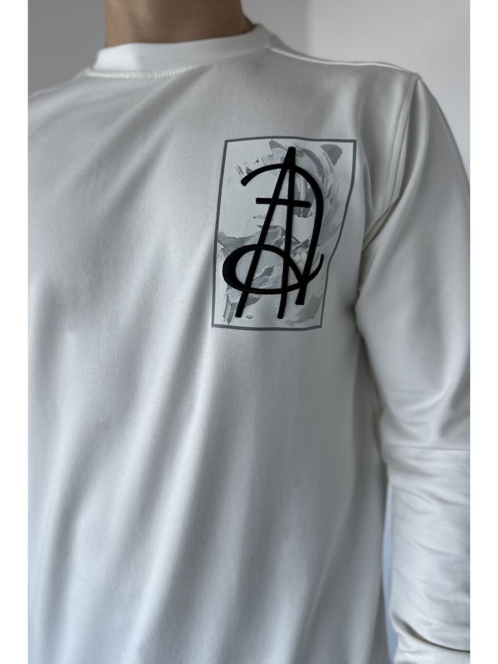 Ekru Erkek Bisiklet Yaka Baskı Detaylı Sweatshirt-3