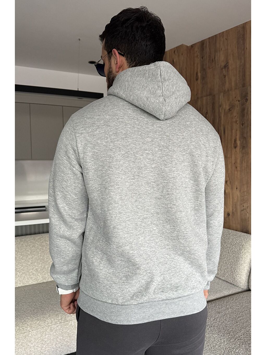 Gri Erkek Kapüşonlu Kanguru Cepli Şardonlu Sweatshirt-3