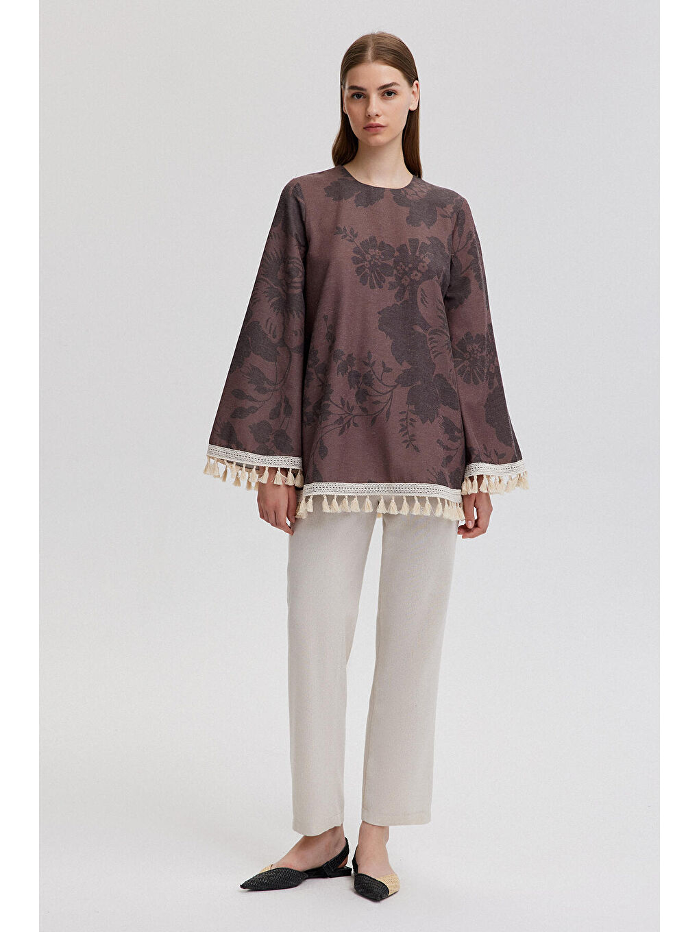 Kahverengi Püskül Dantel Detaylı Doğal Dokulu Tunik