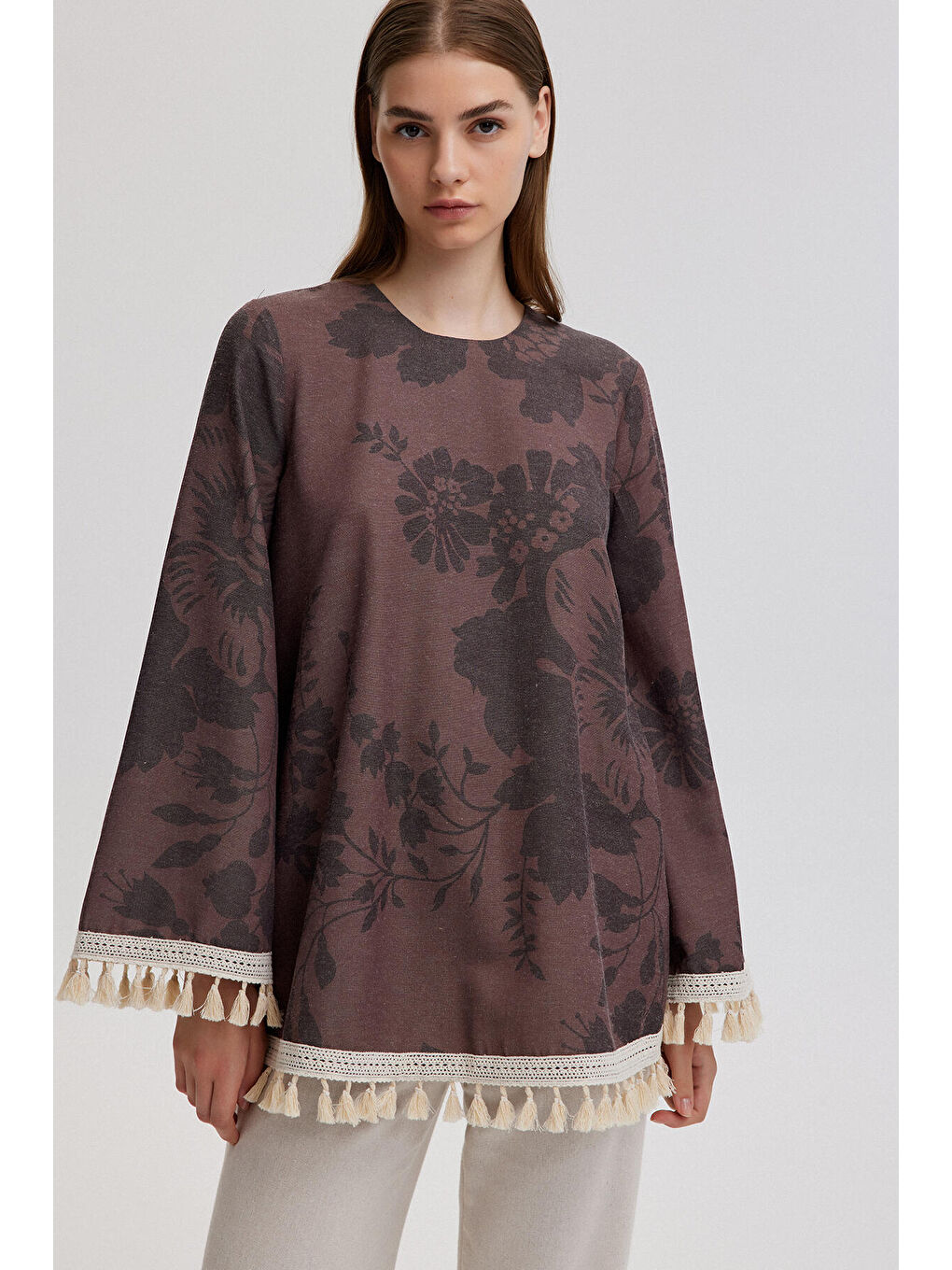 Kahverengi Püskül Dantel Detaylı Doğal Dokulu Tunik-1