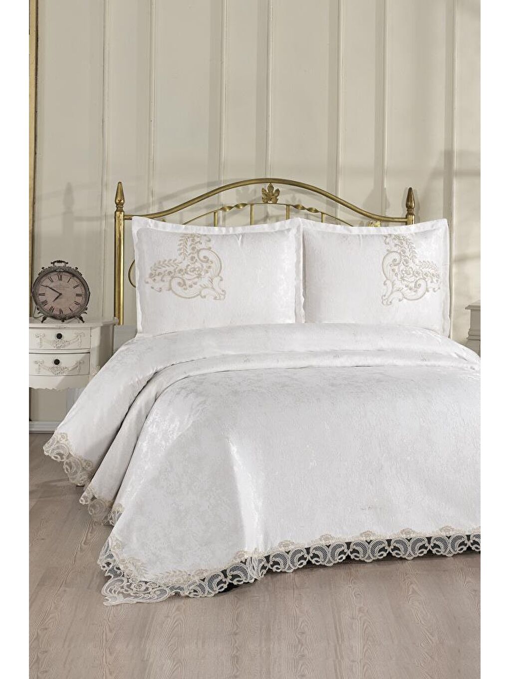 Karışık Fransız Dantelli Flux Çift Kişilik Yatak Örtüsü 230x250 cm