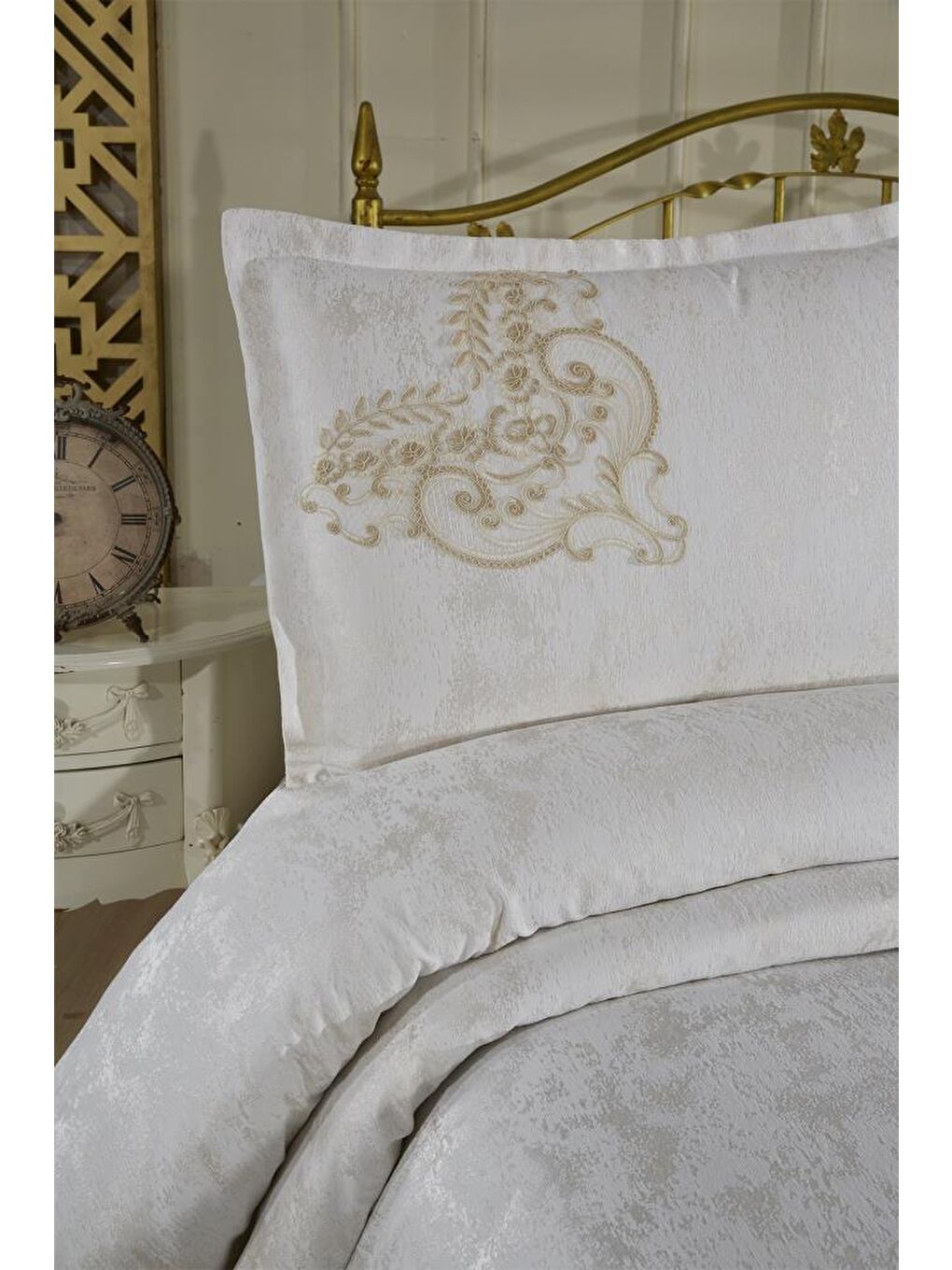 Karışık Fransız Dantelli Flux Çift Kişilik Yatak Örtüsü 230x250 cm-2